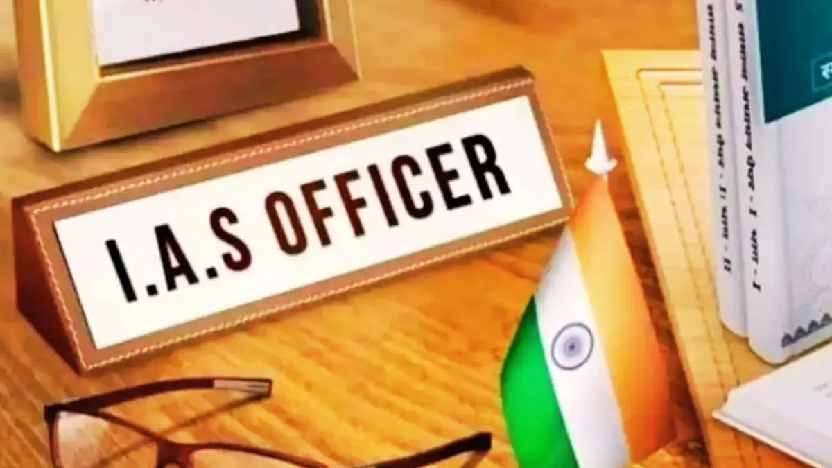 Major administrative reshuffle in UP, 8 senior IAS officers transferred