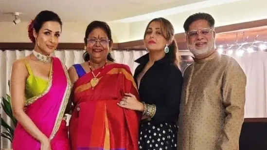 DYK Malaika's Parents Anil-Joyce Were Divorced? Actress Once Spoke About Her 'Tumultous' Childhood Malaika Arora's parents seperated when she was 11 years old