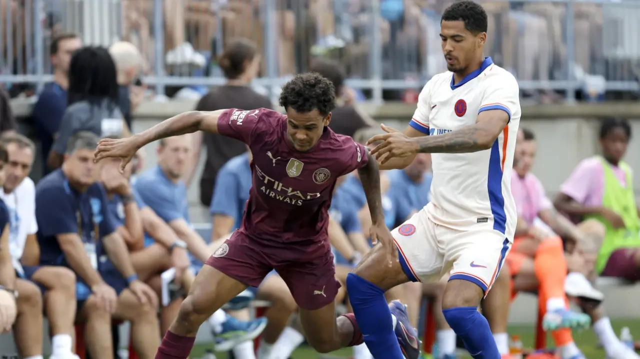 Man City winger Oscar Bobb out for up to 4 months after breaking his leg Man City winger Oscar Bobb out for up to 4 months after breaking his leg