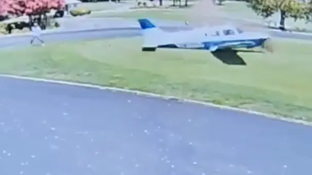 Man narrowly escapes from getting hit by plane