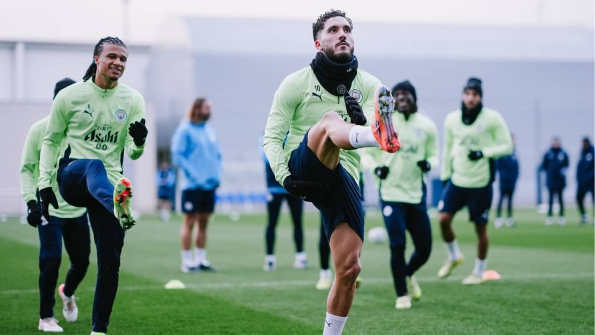 Manchester City players during practice ahead of UCL clash
