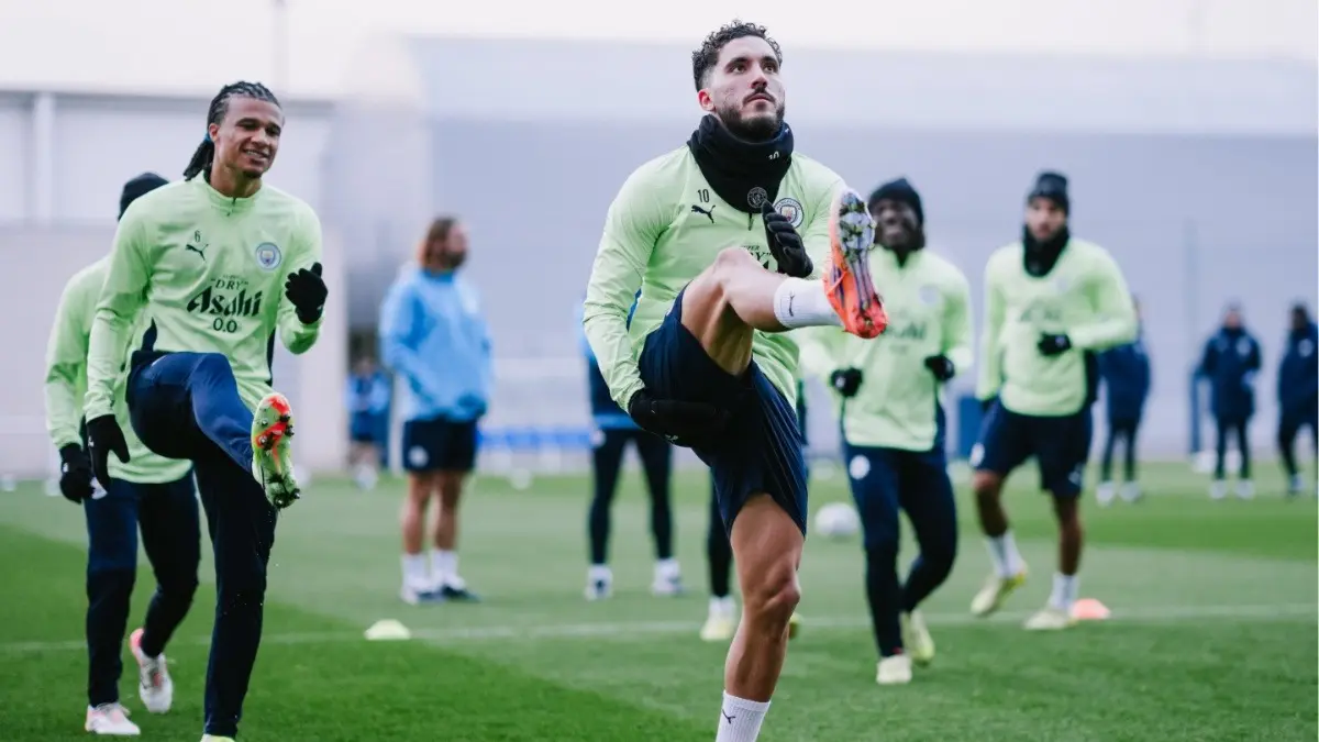 Manchester City players during practice ahead of UCL clash