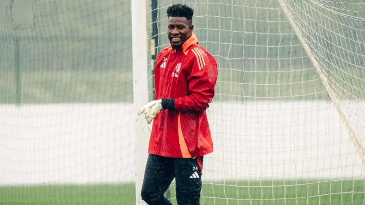Manchester United Target New Goalkeeper Despite Andre Onana Backing - But Face Stiff Competition From Chelsea Manchester United goalkeeper Andre Onana in training.