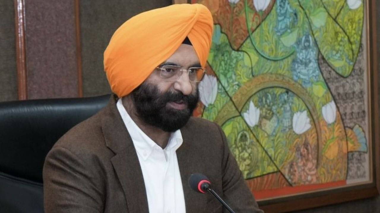 'No Fuel Without PUCC, Restricts Entry of Non-BS6 Vehicles': Delhi Environment Minister Enforces Permanent Curbs to Tackle Pollution