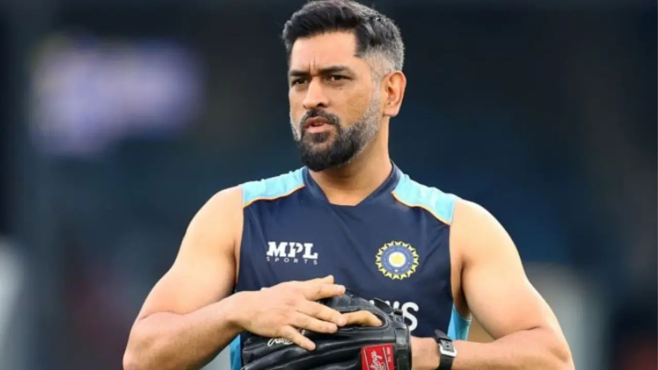 manoj Tiwari claims ms dhoni did not like him as he not get chance after scoring hundred