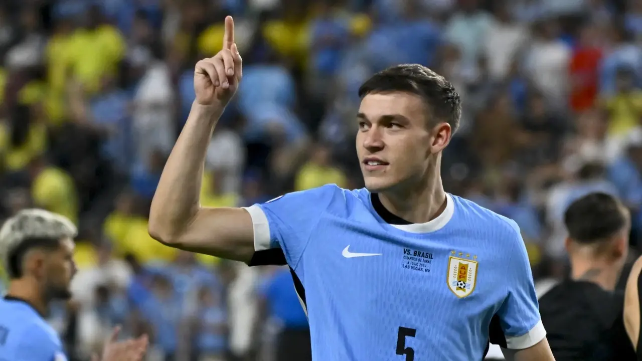 Man United signs Uruguay midfielder Ugarte from PSG for $55M to take summer spending to $240M Manuel Ugarte
