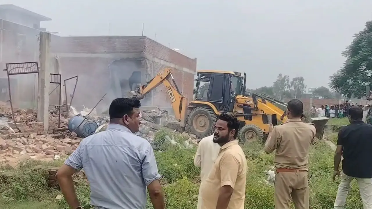 many killed several critical in explosion at lucknow fireworks factory