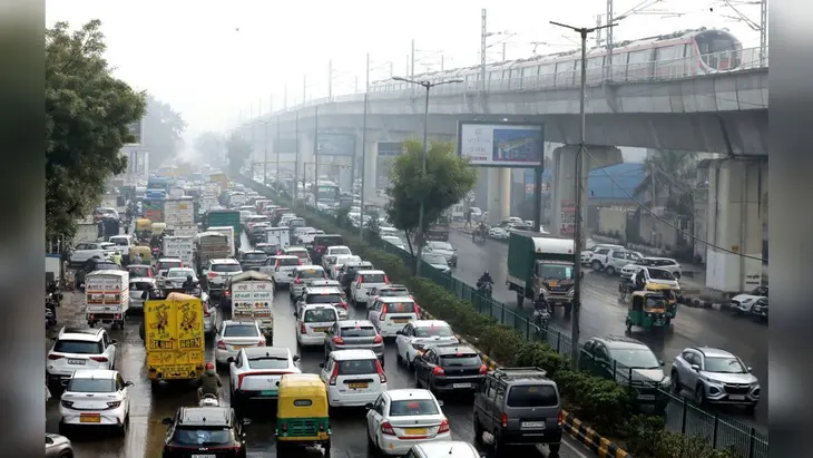 Delhi Traffic Advisory: दिल्ली में किसानों की महारैली आज, कई प्रमुख सड़कों-चौराहों पर रहेगा ट्रैफिक डायवर्जन; घर से निकलने से पहले देख लें रूट Delhi Traffic Police Issues Traffic Advisory; Check Routes To Avoid
