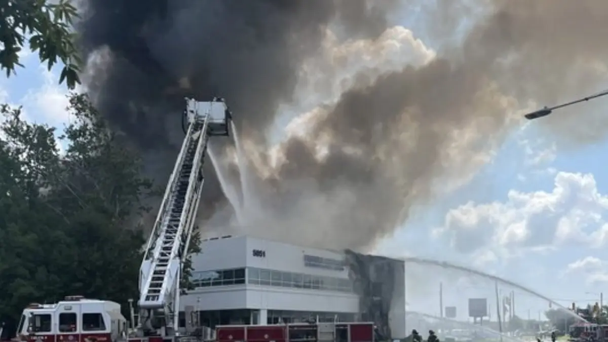Video Shows Massive Gas Explosion in New Carolina After Car Hits the Building's Gas Line Massive Gas Explosion in New Carolinas After Car Hits the Building's Gas Line