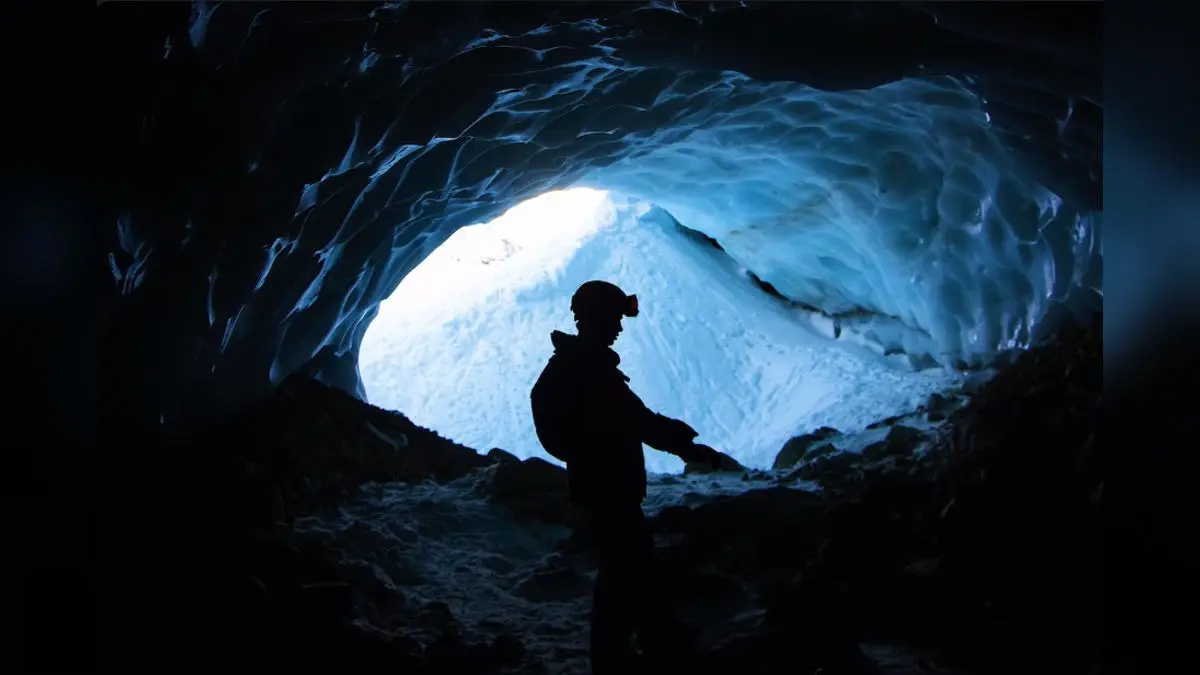 Massive Mudslide At Diamond Mine, 5 Miners Trapped Deep Underground Massive Mudslide At Diamond Mine, 5 Miners Trapped Deep Underground