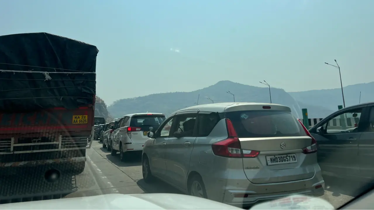 Massive traffic jam at Mumbai-Goa highway as people head towards long weekend ahead of long weekend