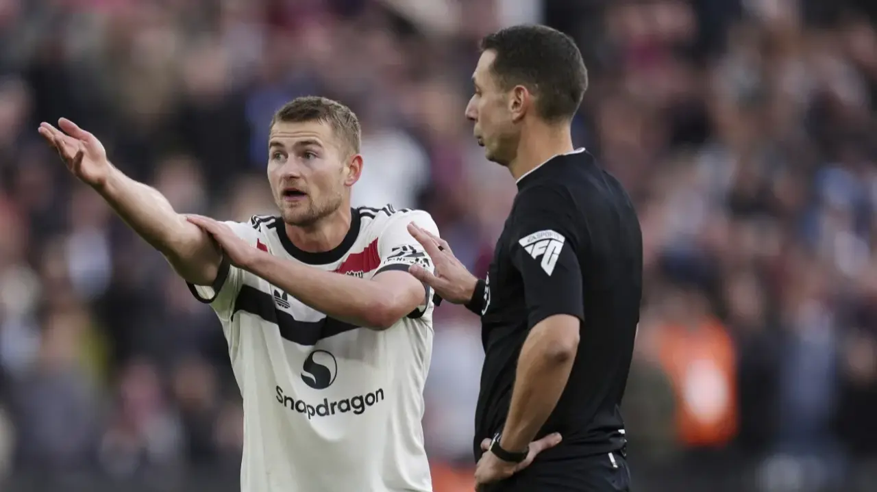 Erik ten Hag Left Frustrated As Manchester United Lose Again In 2-1 Defeat Against West Ham Matthijs de Ligt