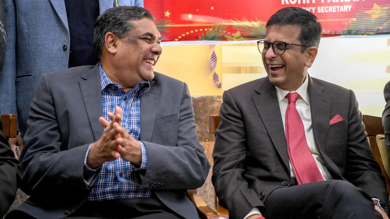 Meet Justice Sanjiv Khanna, 51st Chief Justice of India Who Has Succeeded DY Chandrachud Meet Justice Sanjiv Khanna, 51st Chief Justice of India Who Has Suceeded DY Chandrachud