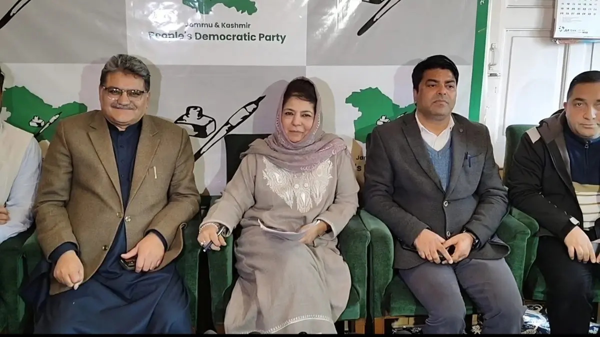 Mehbooba Mufti Seeks 50% Import Duty On Apples To Protect Kashmir’s Horticulture Mehbooba Mufti Seeks 50% Import Duty On Apples To Protect Kashmir’s Horticulture