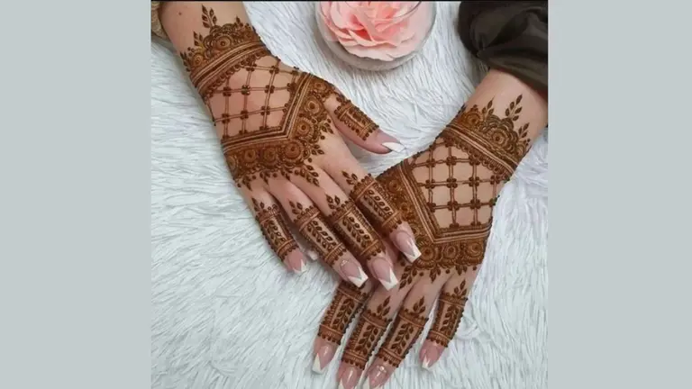 Vat Savitri Mehndi Designs: वट सावित्री पर हाथों में लगाएं मेहंदी के ये खूबसूरत डिजाइन Mehndi Designs