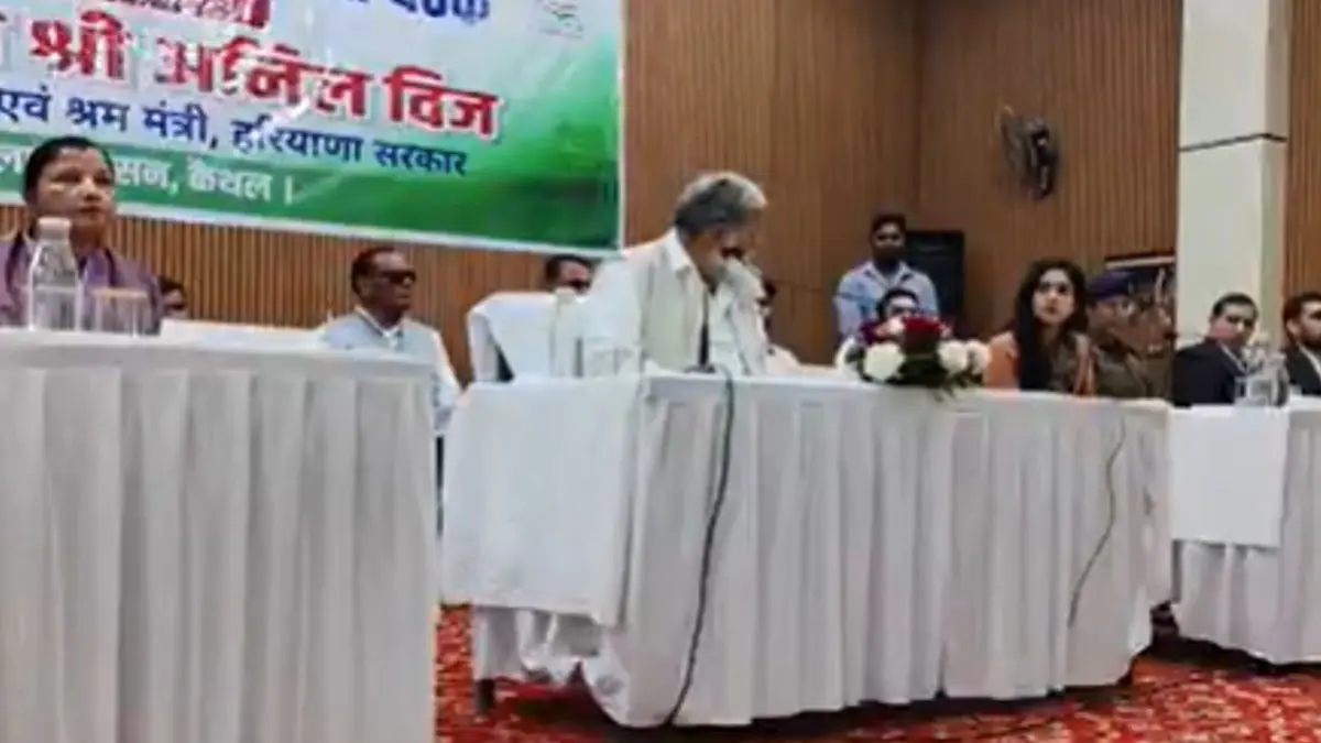 'Mera Order Saare Haryana Mein Chalta Hai': Minister Anil Vij Loses Temper, Argues With Cop Over Suspension | WATCH 'Mera Order Saare Haryana Mein Chalta Hai': Minister Anil Vij Loses Temper, Argues With Cop Over Suspension