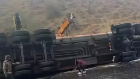 Methane oil tanker overturns in Jaipur