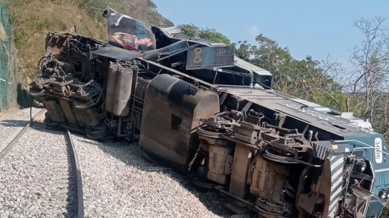Mexico train derailment