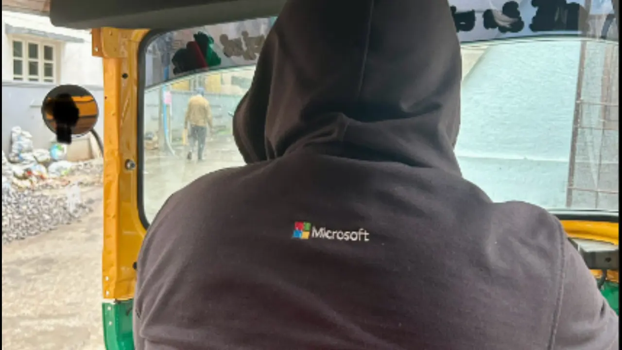 Techie By Day, Taxi By Night: Microsoft Engineer Rides Auto to Fight Loneliness in Bengaluru Microsoft Engineer Drives Auto to End Loneliness, Sparks Debate on SM