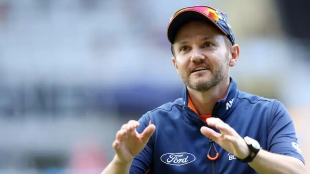 Mike Hesson, Pakistan Coach