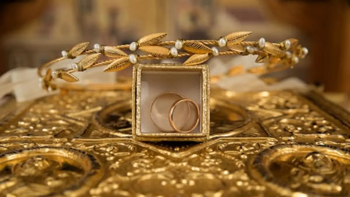 Minor Decline in Yellow Metal, Silver Also Falls