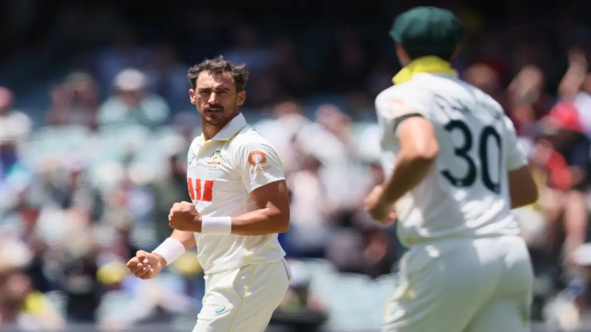 Mitchell Starc celebrates a wicket