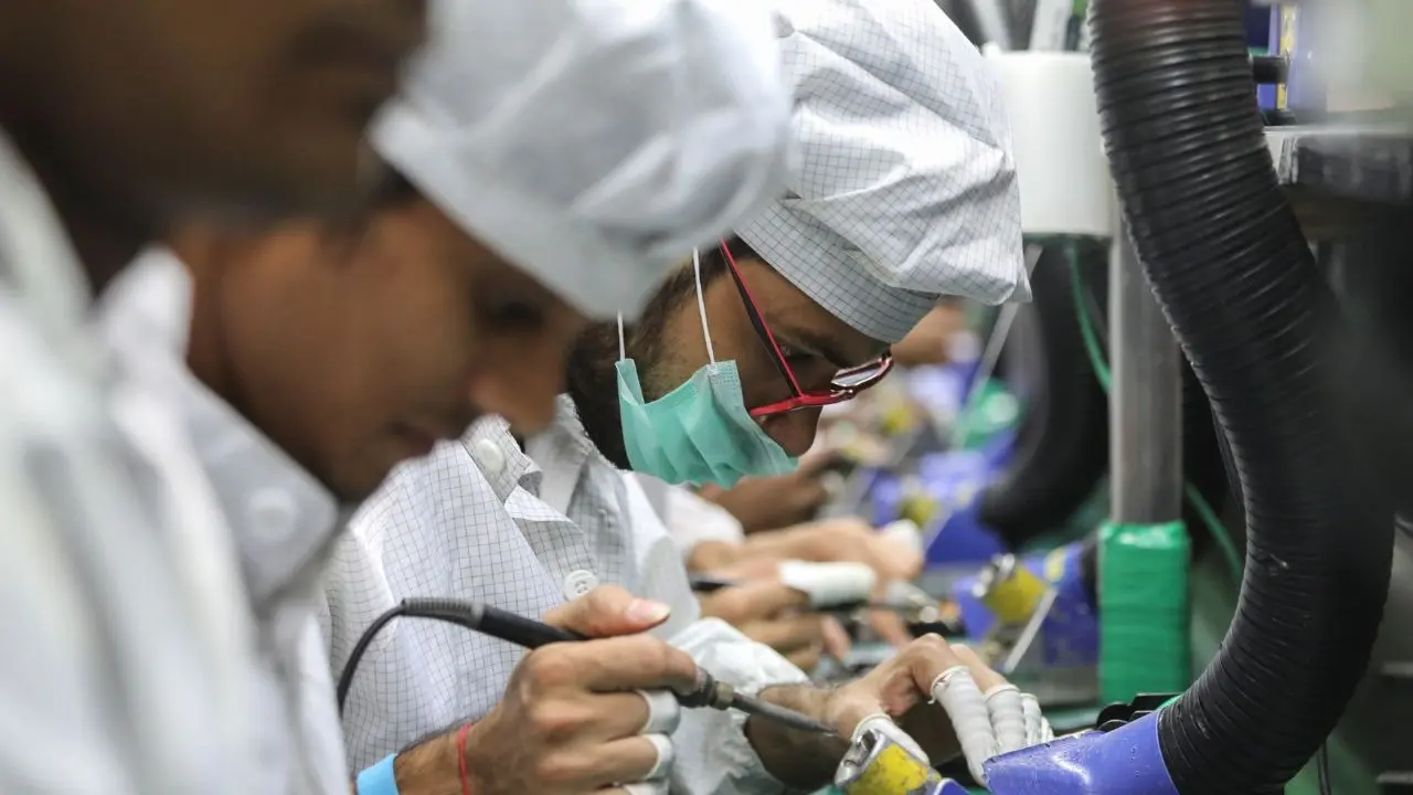 IT secretary asks mobile industry not to miss out on tapping design, export opportunity mobile