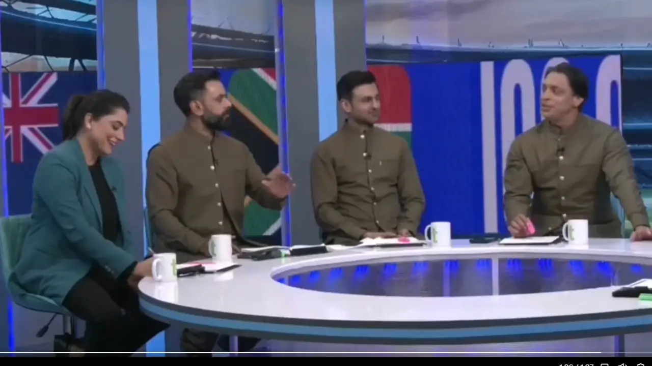 mohammad hafeez schooled shoaib akhtar in live show video viral pakistan cricket team