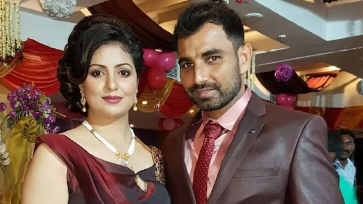 Mohammed Shami की पत्नी हसीन जहां ने सुप्रीम कोर्ट में लगाई याचिका, केस दिल्ली ट्रांसफर करने और गुजारा भत्ता 10 लाख करने की मांग Mohammed Shami and his wife Hasin Jahan