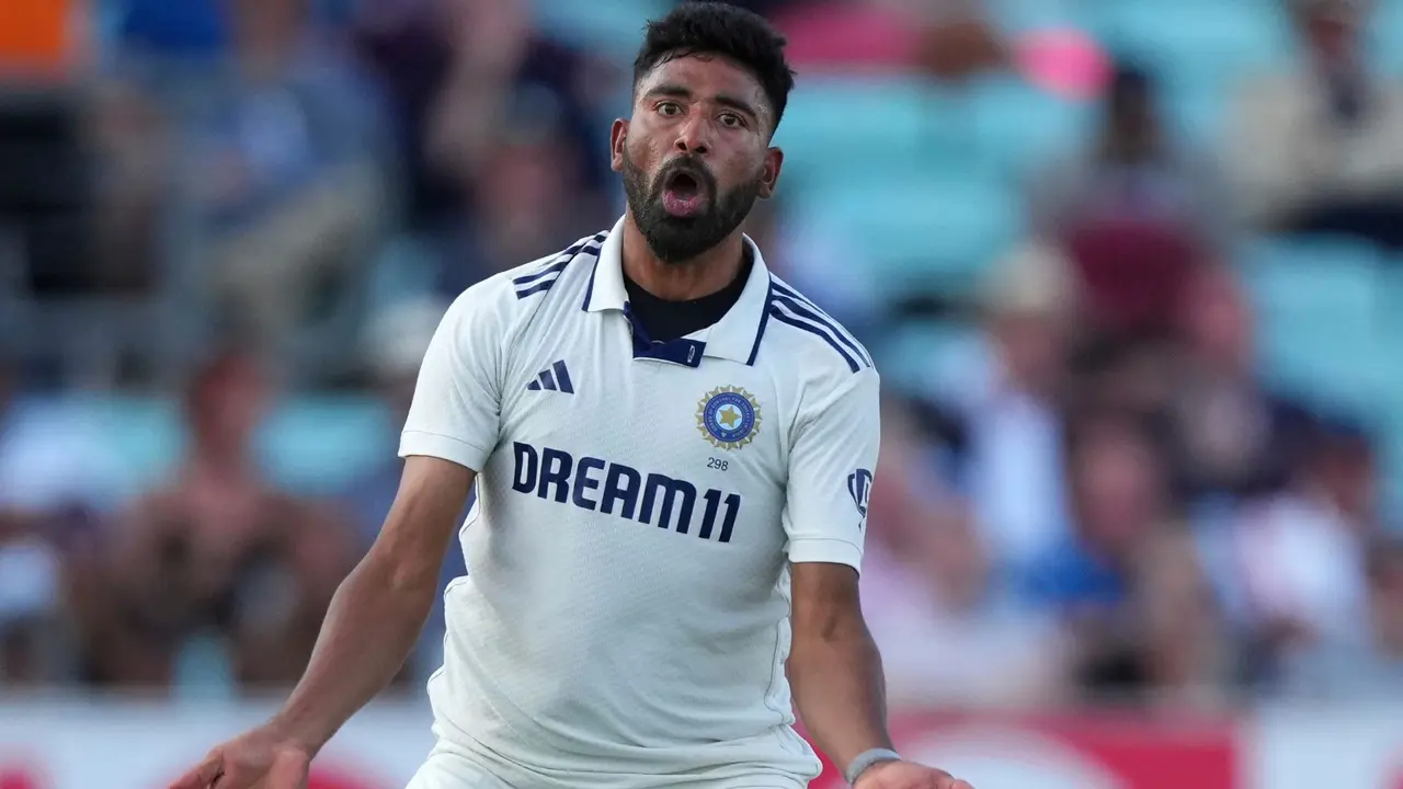 Mohammed Siraj celebrates dismissing Zak Crawley on Day 3 of the 5th India vs England Test.