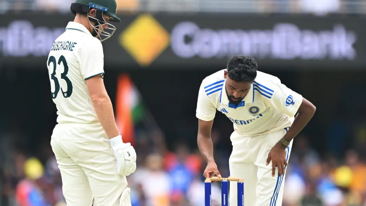 Mohammed Siraj exchange bails as marnus labuschagne out