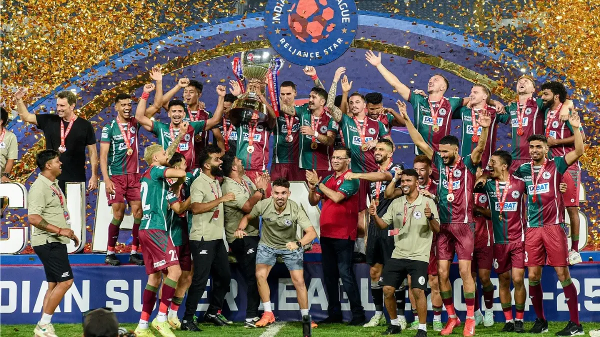Mohun Bagan Super Giant players celebrate after winning the ISL 2024-25 title