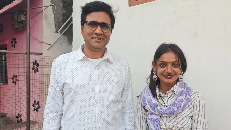 Monalisa Bhonsale with director Sanoj Mishra