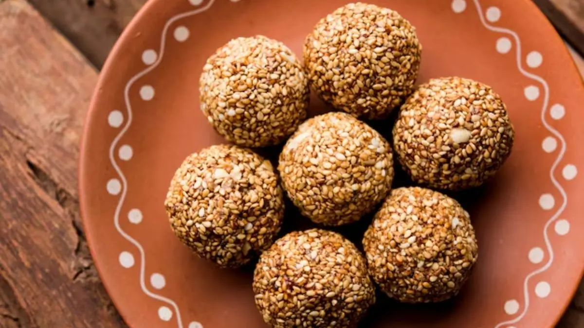 Moongfali Til Laddoo Recipe