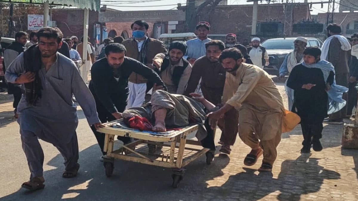 Motorcycle Bomb at Police Station Kills at Least 2 and Wounds Several in Northwestern Pakistan