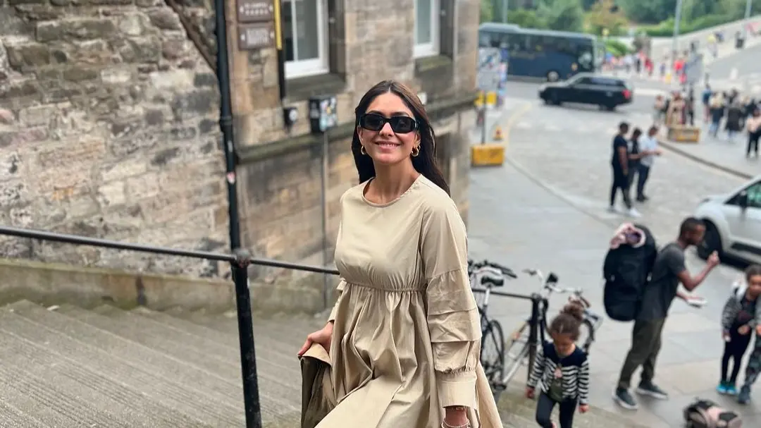 Mrunal Thakur Lashes Out As Old Comment On 'Being In Love' With Virat Kohli Resurfaces: Stop It Mrunal Thakur