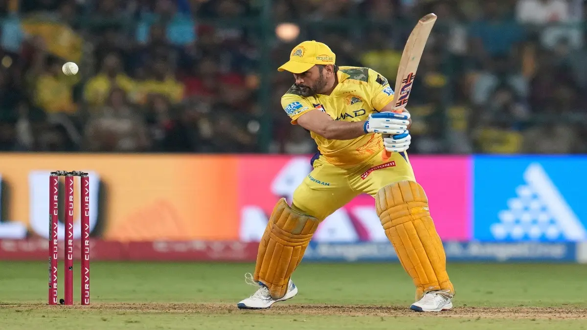 MS Dhoni in action for CSK against RCB