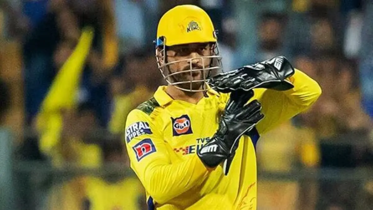 MS Dhoni becomes the oldest player and captain to win potm award in Indian premier league
