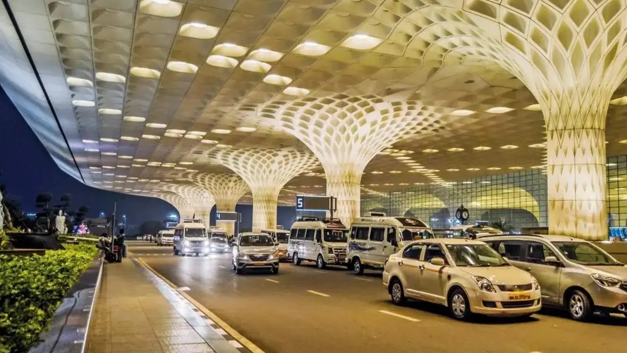 Mumbai Airport Bomb Threat