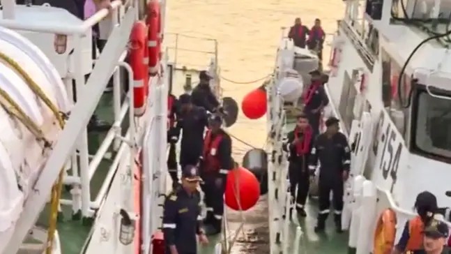 Mumbai Boat Capsizes