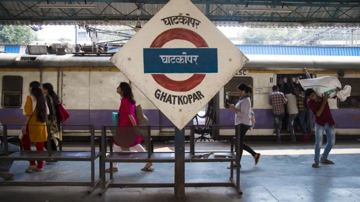Mumbai Local Train Horror: Man Dies After Falling Into Gap Between Platform And Train At Ghatkopar Station