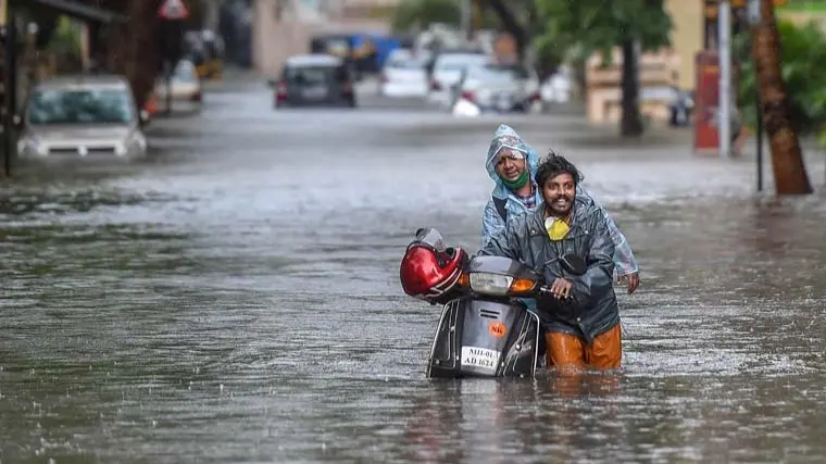 Heavy Rains: Schools, Colleges Shut on Tue in Navi Mumbai, Thane, Ratnagiri-Sindhudurg Schools, colleges shut on Tue in Mumbai, Thane, Ratnagiri-Sindhudurg