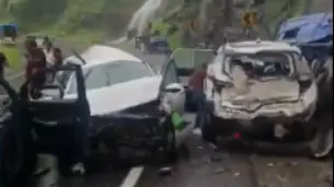 15 Injured, 7 Vehicles Crushed In Accident on Mumbai-Nashik Expressway Near Thane | VIDEO