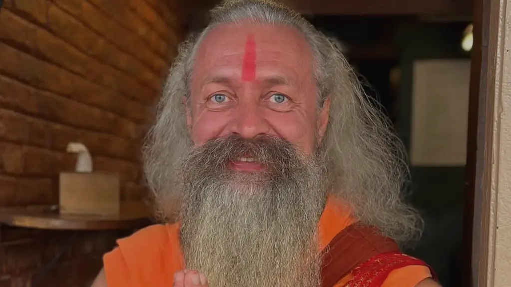 Muscular Baba, Atma Prem Giri Maharaj, Mahakubh