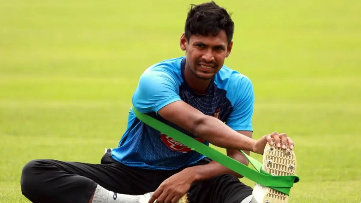 Mustafizur Rahman trains