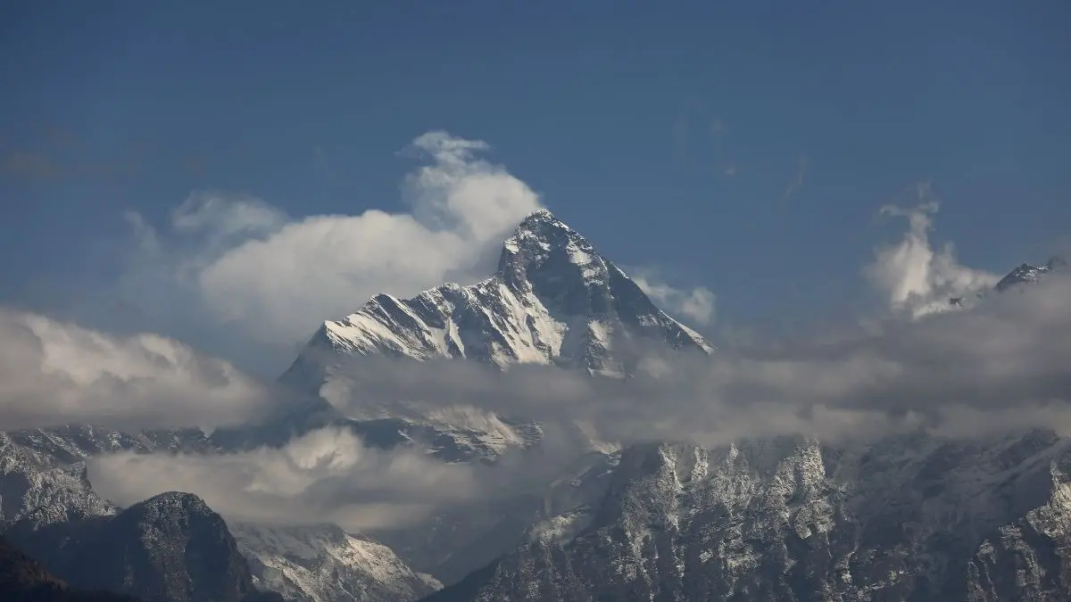 CIA संग भारत ने नंदा देवी पर्वत में लगाया न्यूक्लियर जासूसी उपकरण, अमेरिका सब छोड़कर भागा; उत्तरखंड से बंगाल तक बढ़ते कैंसर का यही है कारण? Nanda Devi CIA secret Mission Lost Nuclear Secrets in the Himalayas CIA Missing Spying Device on Nanda Dev