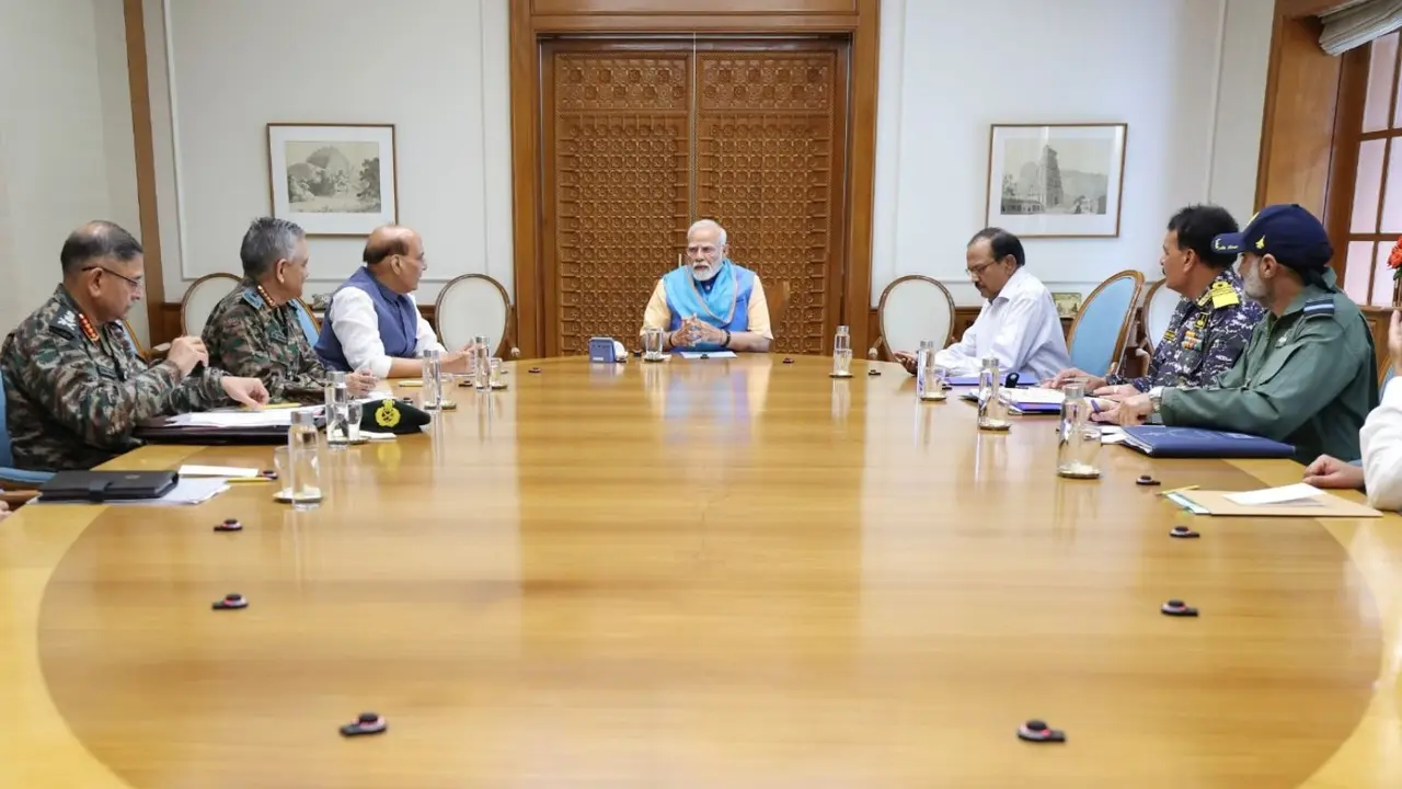 'Agar Pakistan Goli Chalaye, Toh Aap Gola Chalayo': PM Modi's Message to Indian Armed Forces Narendra Modi