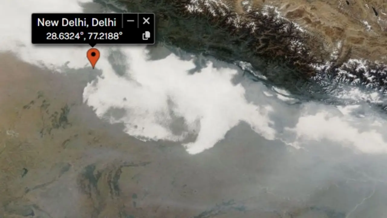 NASA's Before and After Photos Show How Smog Has Smothered Delhi and Northern India NASA's Before and After Photos Show How Smog Has Smothered Delhi and Northern India
