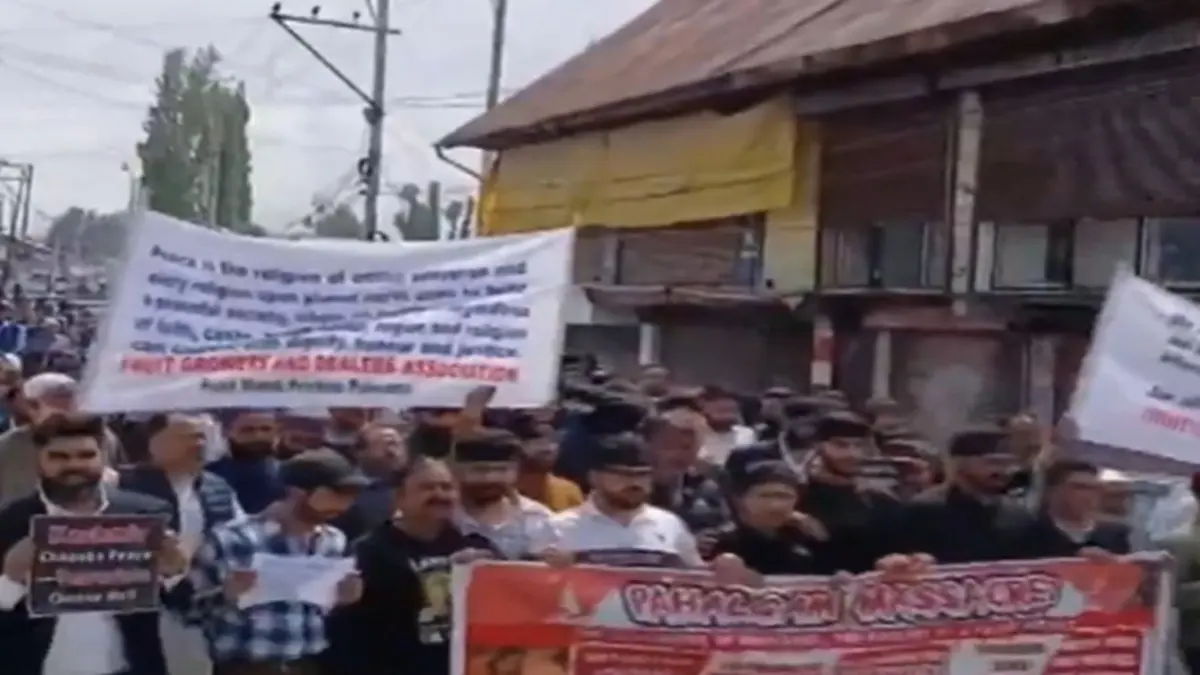 Nationalists from Lal Chown to Pulwama; Kashmir leads India’s protest against Pakistan’s terror