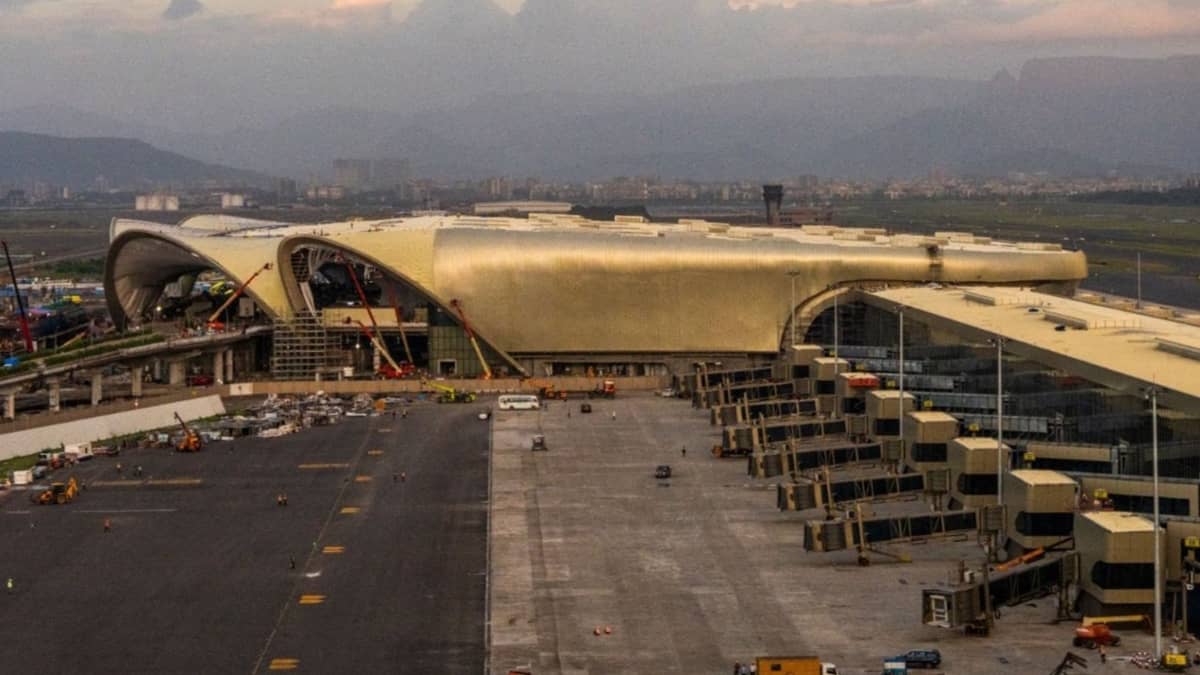 Navi Mumbai Airport Takes Off: Operations Begin As Spectacular 1,515-Drone  Show Light Up The Sky | VIDEO | Republic World